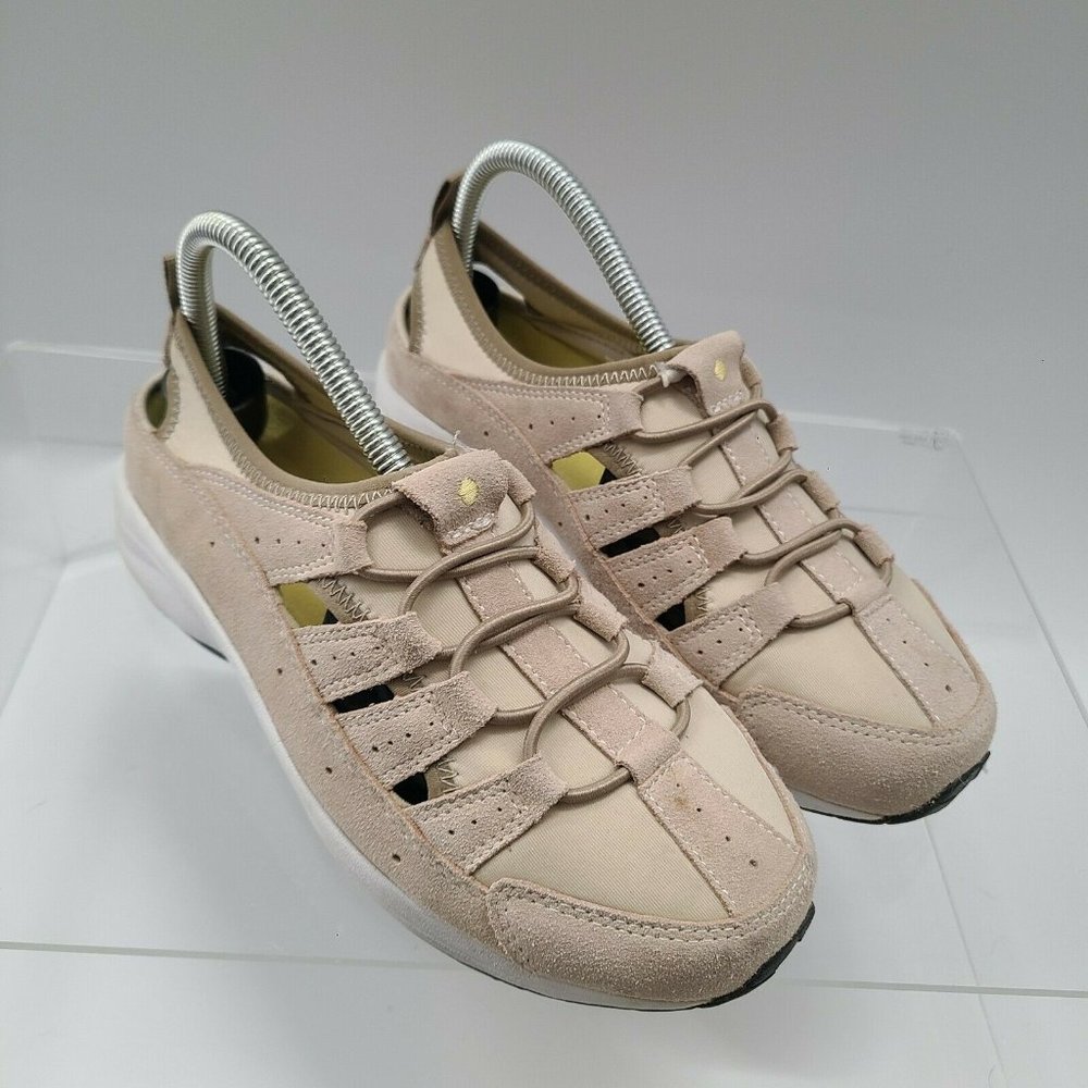 Easy Spirit Women's Wipeoutt  Slip On‎ Shoes Size 7 1/2 Tan color